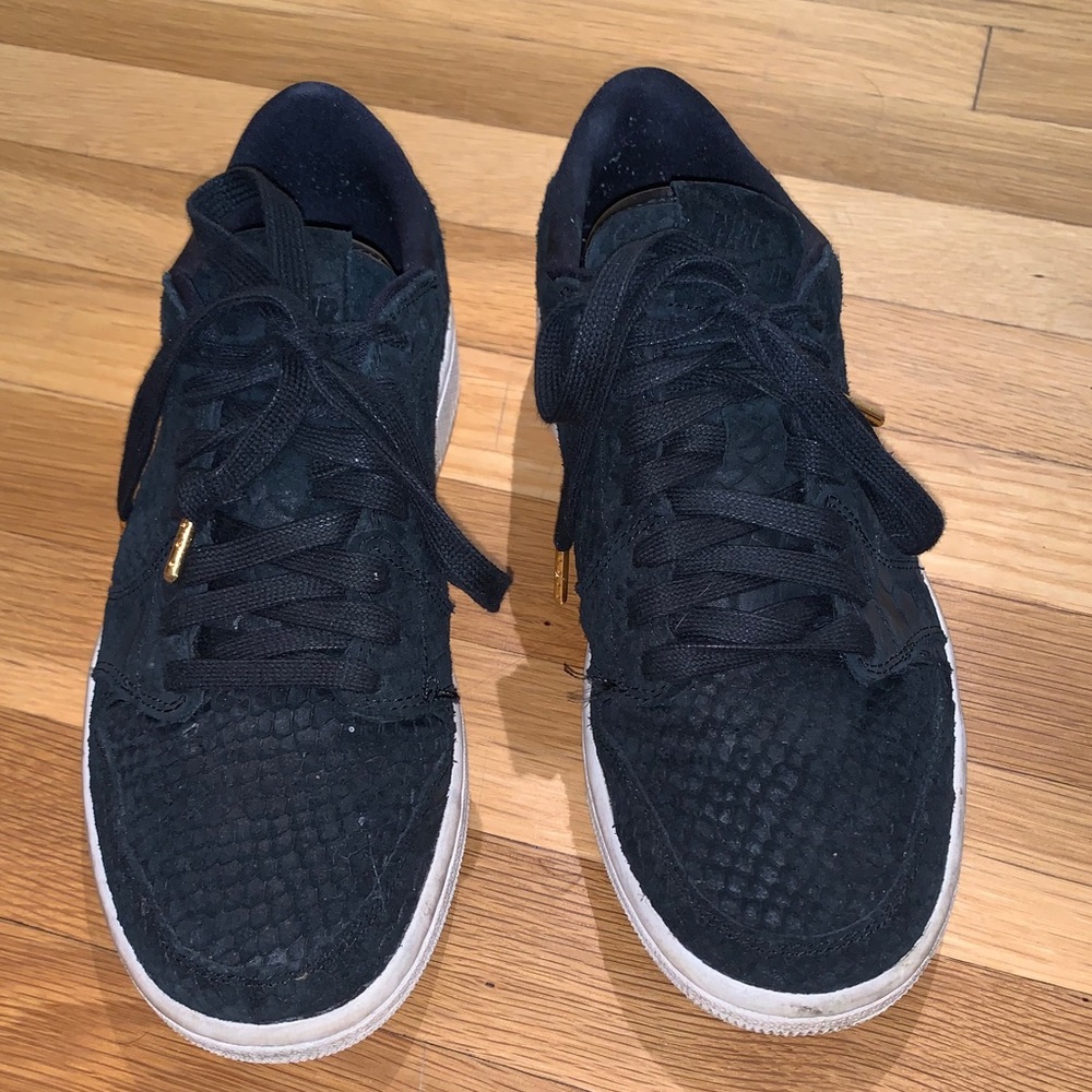 Black Air Jordan’s low top women’s